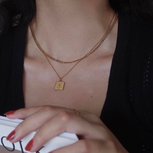 CLOSING SALE! 🔅18K Gold Plated Figaro Chain Necklace - Picture 4 of 7